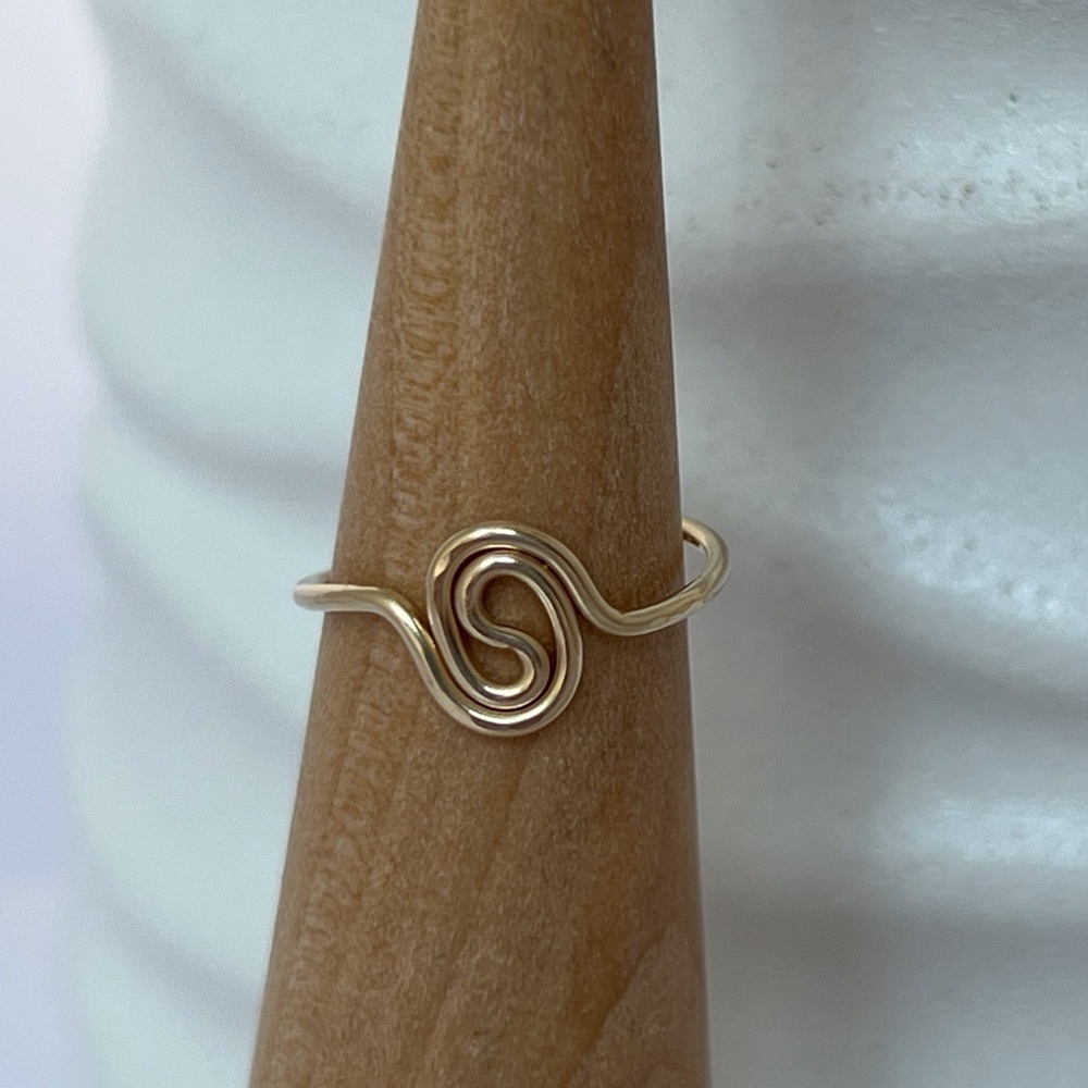 Artisan Toe Ring 14K Gold Yin Yang Design